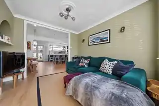 50 Buckland Way, photo 3