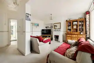 50 Connington Crescent, photo 2