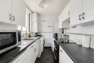 50 Connington Crescent, photo 4