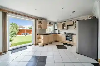 50 Conway Crescent, photo 4