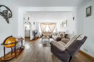 50 Conway Crescent, photo 3