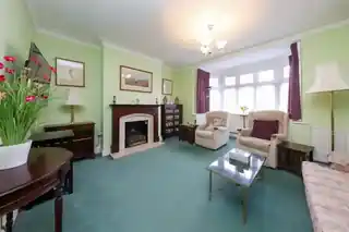 50 Crescent Gardens, photo 3