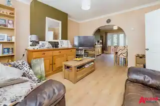 50 Doncaster Way, photo 3