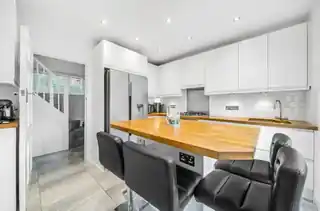 50 Fairdene Road, photo 3