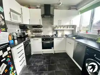 50 Lyme Farm Road, photo 3