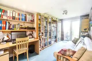 50 Maiden Erlegh Avenue, photo 4