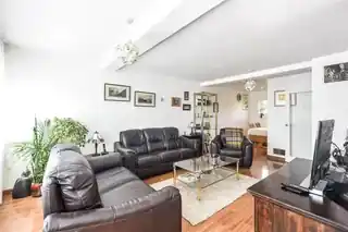 50 Maiden Erlegh Avenue, photo 2