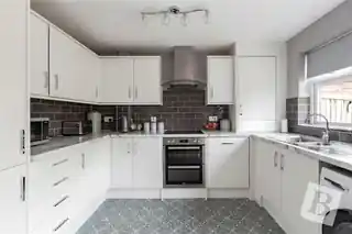 50 Petworth Way, photo 4
