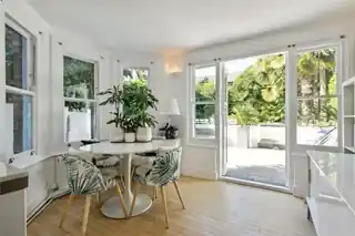 50 Tavistock Road, photo 2
