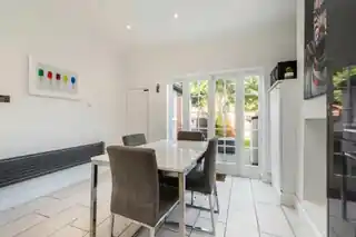 50 Vicarage Road, photo 4