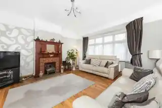 50 Virginia Road, photo 2