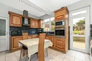 50 Virginia Road, photo 3
