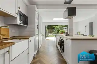 50 West Walk, photo 3