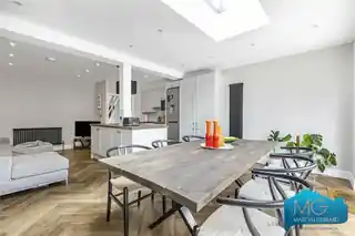 50 West Walk, photo 4