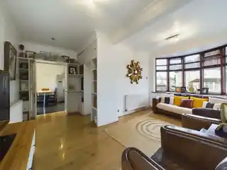 50 Westbury Avenue, photo 3