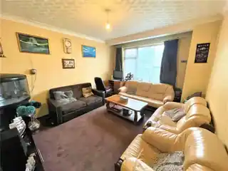 50 Yeading Lane, photo 2
