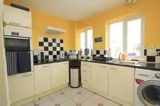 51 Addison Gardens, photo 4