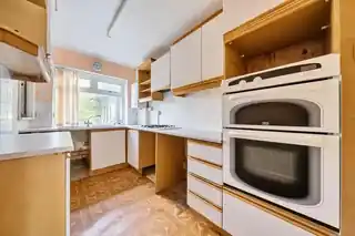 51 Axminster Crescent, photo 3