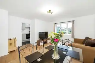 51 Bernard Ashley Drive, photo 3