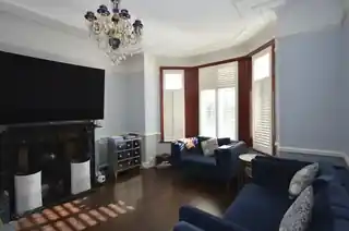 51 Breamore Road, photo 3