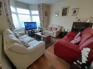 51 Camrose Avenue, photo 3