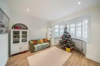 51 Dulverton Road, photo 3