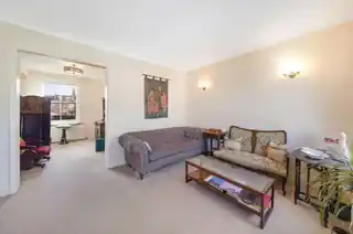 51 Gayford Road, photo 3