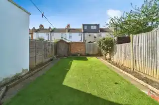 51 Heaton Road, photo 2
