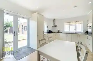 51 Helmsdale Road, photo 2