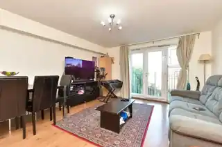 51 Heron Way, photo 2