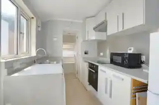 51 Hillside Grove, photo 4