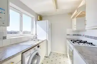 51 Jemmett Close, photo 4