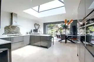 51 Lincoln Way, photo 3