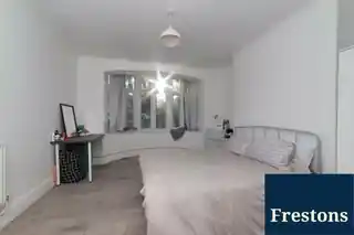 51 Lyndhurst Avenue, photo 4