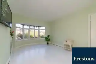 51 Lyndhurst Avenue, photo 2