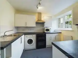 51 Minstrel Gardens, photo 2