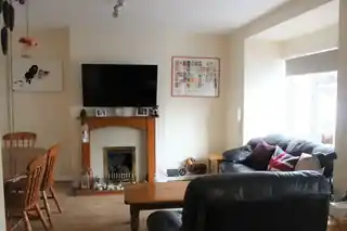 51 Newtons Close, photo 3