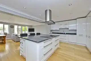 51 Park Avenue, photo 2