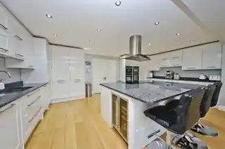 51 Park Avenue, photo 3