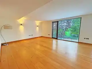 51 Rivermead Close, photo 3