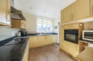 51 Rodney Gardens, photo 2