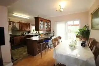 51 Royston Gardens, photo 3