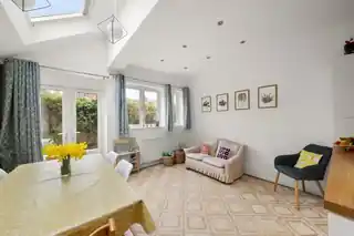 51 St Dunstans Road, photo 3