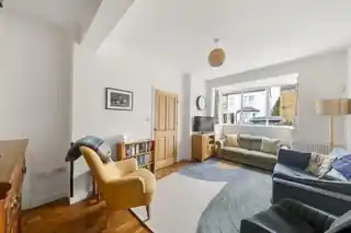 51 St Dunstans Road, photo 2