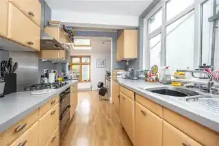 51 Station Road, photo 3