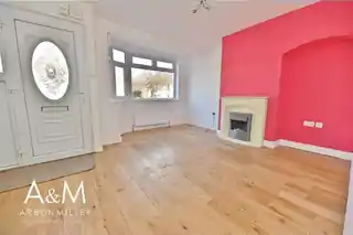 51 Thurlow Gardens, photo 2