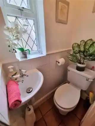 514 Staines Road, photo 3