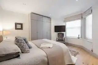 51B Iverna Gardens, photo 2