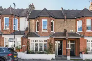 52 Caldecot Road, photo 2