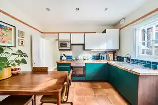 52 Caldecot Road, photo 3